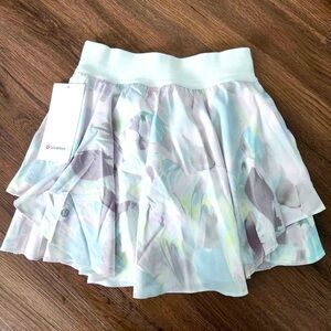 Lululemon skirt!! Brand new w tags